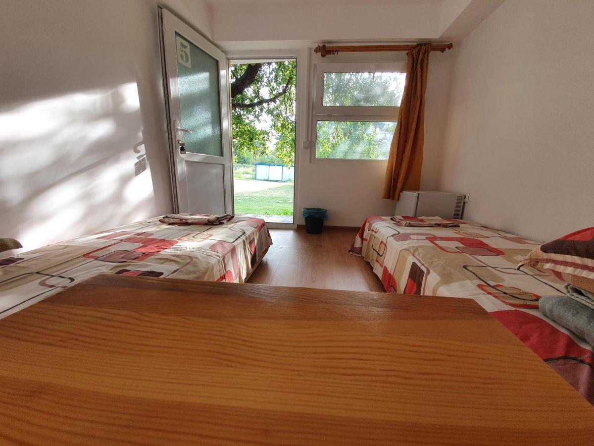 Camping Saint George Топола Екстериор снимка